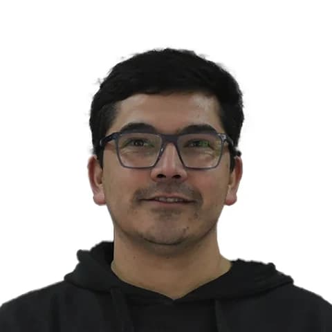Blake Reyes, vendedor en la sucursal de Melipilla de Repuestos Automotrices JFNN