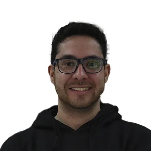 Sergio Plaza, vendedor en la sucursal de Melipilla de Repuestos Automotrices JFNN